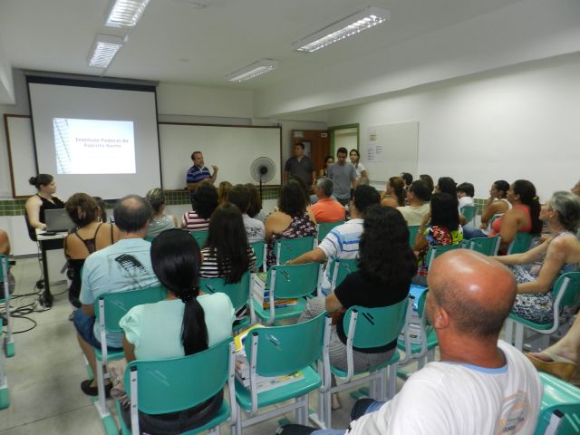 Reuniao_de_pais_e_entrega_de_livros