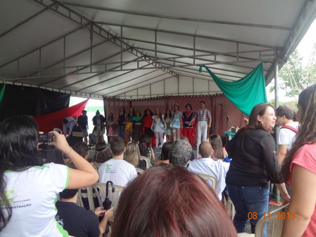 Escritor_na_Biblioteca_teatro